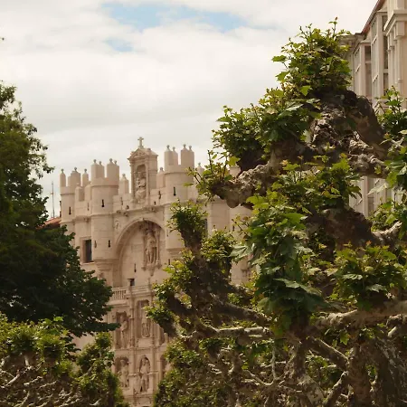 Parejas 아파트 Burgo